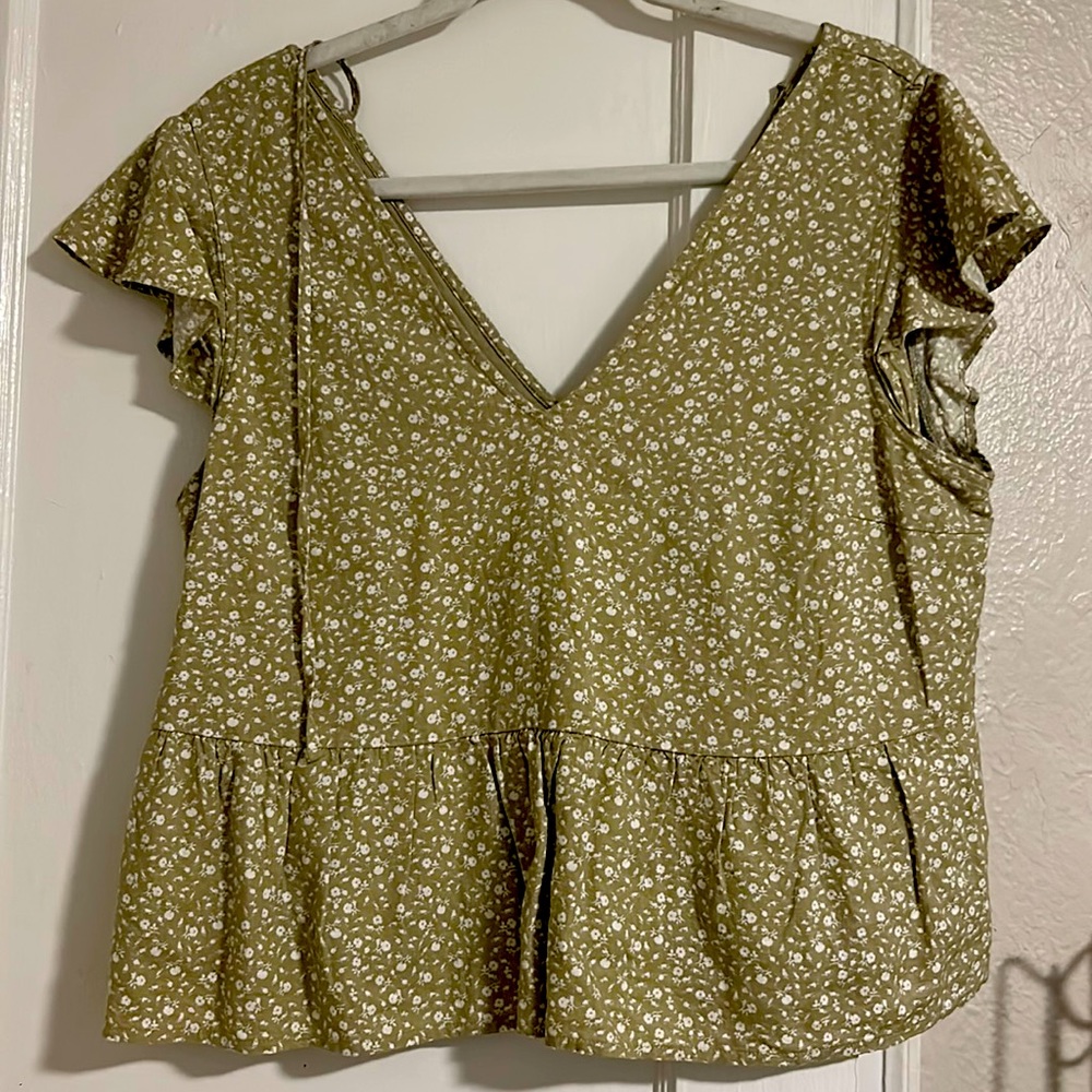 Abercrombie and fitch flowered top